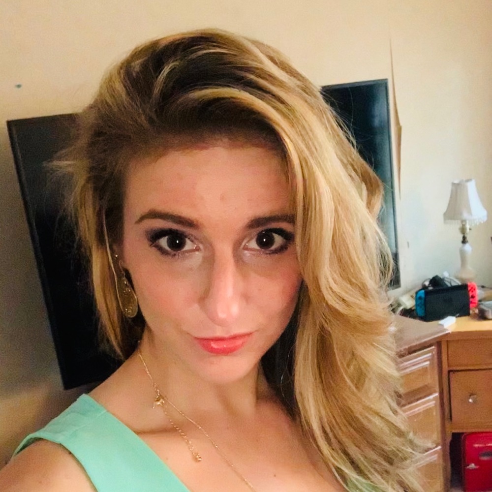 Meet your Posher, Elizabeth